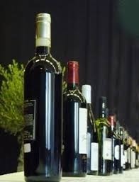 image contient des bouteilles de vins qui participent au grand concours packaging